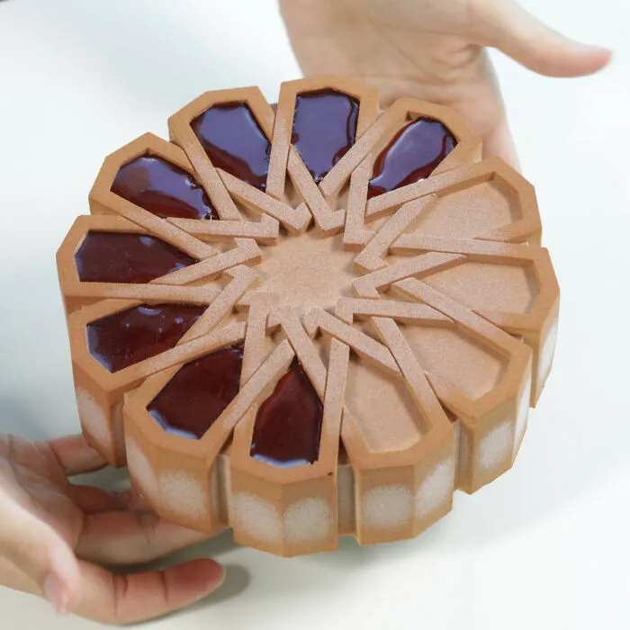 This Ukrainian Pastry Chef Makes Cakes From Random Shapes And Objects (31 Pics)