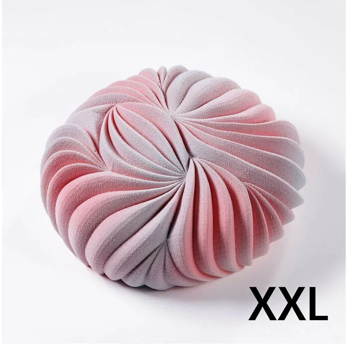 This Ukrainian Pastry Chef Makes Cakes From Random Shapes And Objects (31 Pics)