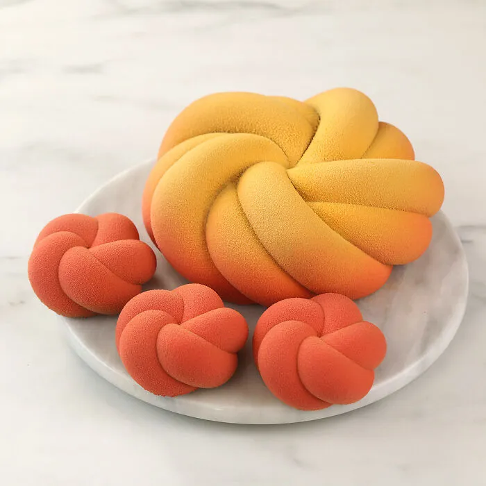 This Ukrainian Pastry Chef Makes Cakes From Random Shapes And Objects (31 Pics)