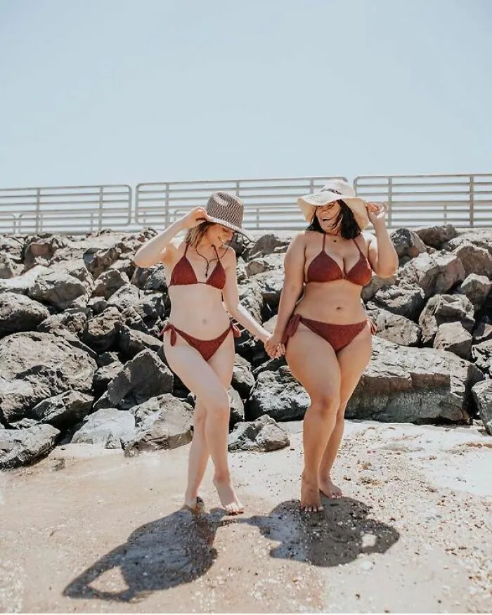 Same But Different: Two Friends With Different Bodies Show Off The Same Outfit (Best Of All Time)
