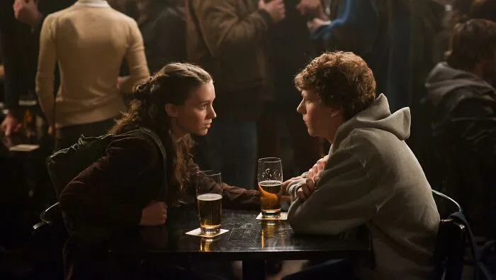 People Answer What Movies Get Wrong About America And Here’s 35 Of Their Spot-On Observations