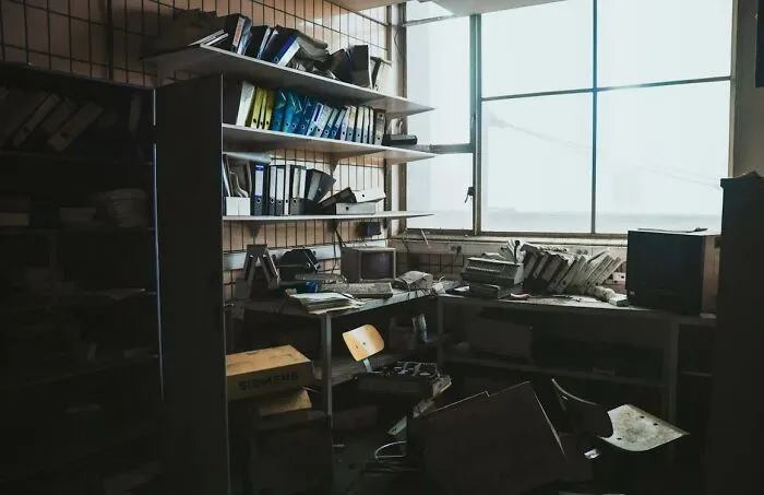 30 Cleaners Who Got Grossed Out On The Job Share The Nastiest Things They've Encountered