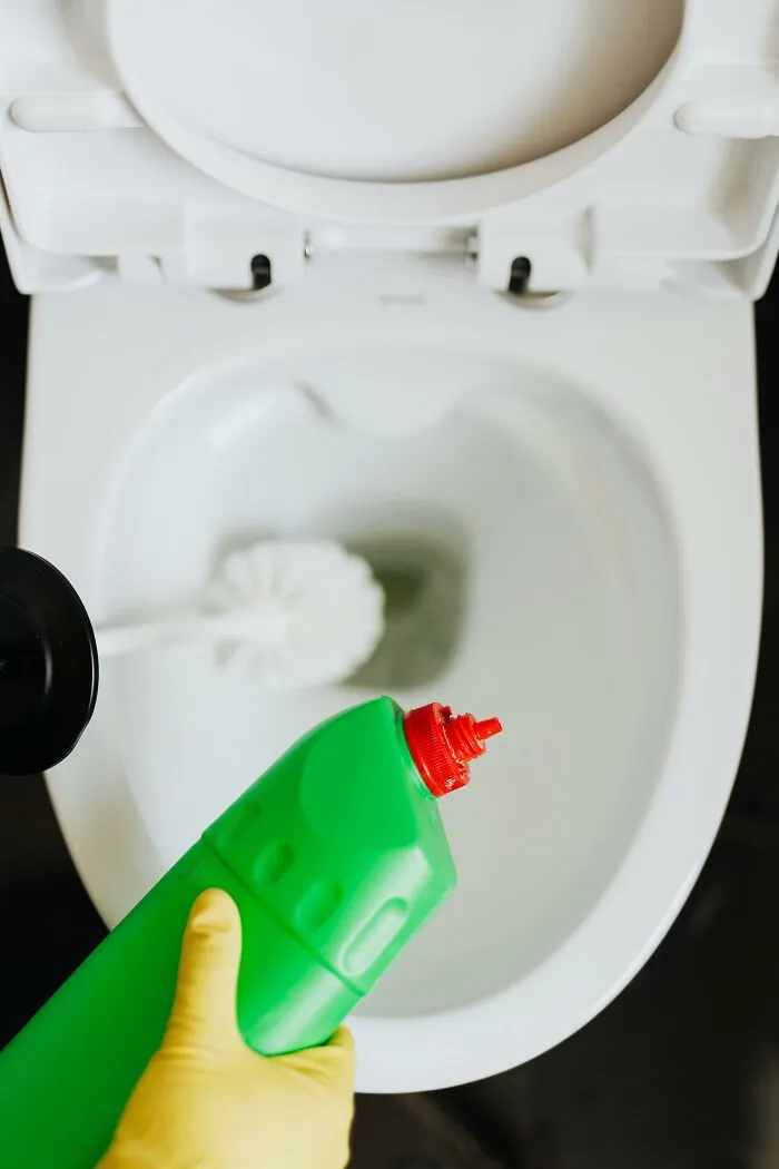30 Cleaners Who Got Grossed Out On The Job Share The Nastiest Things They've Encountered