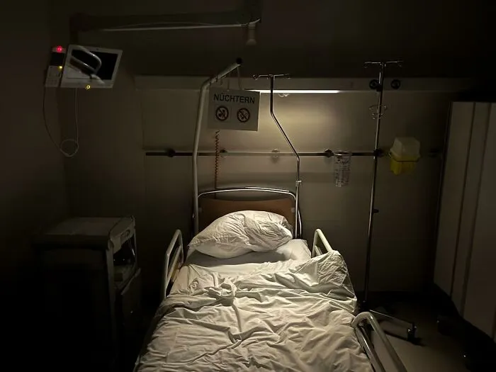 30 Cleaners Who Got Grossed Out On The Job Share The Nastiest Things They've Encountered