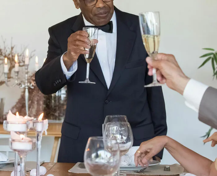 “What’s The Worst Thing You’ve Heard Someone Say While Giving A Wedding Toast?” (30 Answers)
