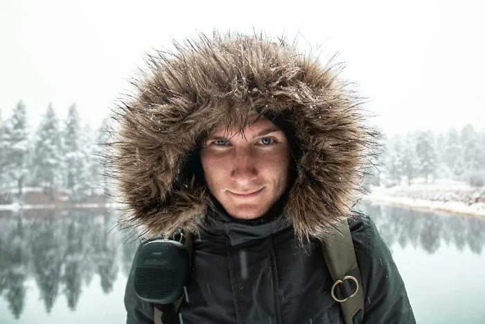 24 Canadians List Most Common Signs That Show Them Someone Is A Tourist