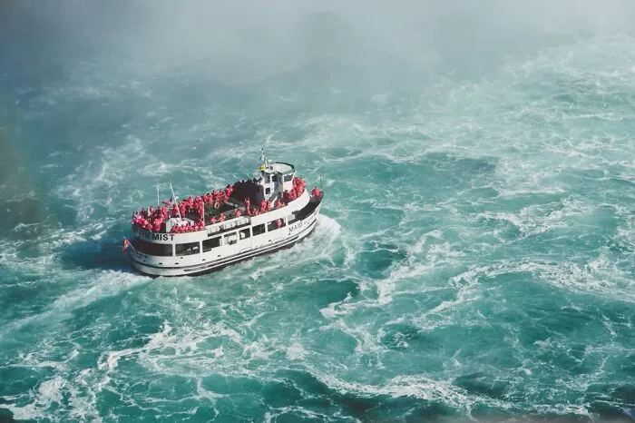 Instead Of A Relaxing Vacation, These 30 People Were Left With Frightening Stories