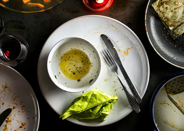 37 Red Flags Indicating You Should Immediately Leave The Restaurant