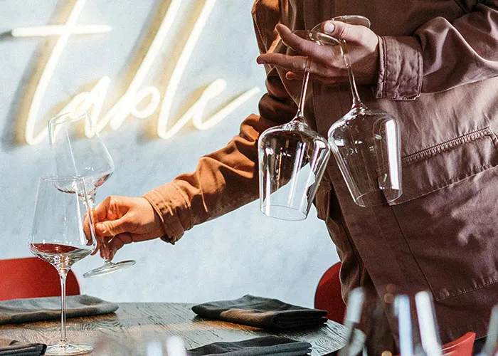 37 Red Flags Indicating You Should Immediately Leave The Restaurant