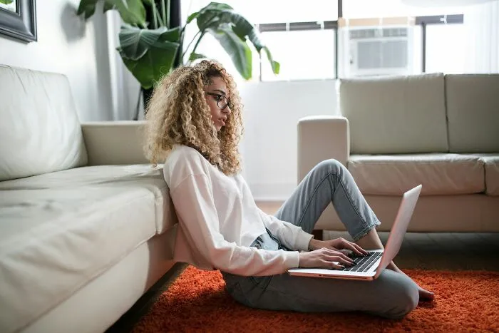 "Never Had A Normal Job In My Life": 30 Folks Who Escaped The 9-To-5 Explain What They Do For Work