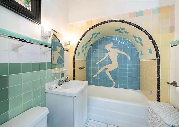 Groovy Vibes: 30 Fun And Funky Pictures Of Vintage Bathroom Aesthetics To Take You Back In Time