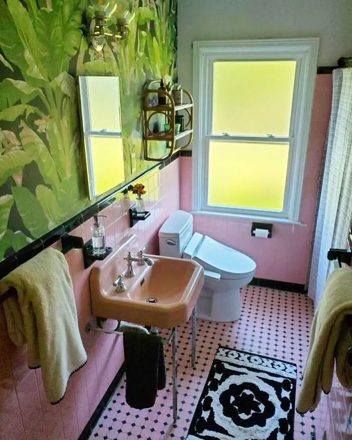 Groovy Vibes: 30 Fun And Funky Pictures Of Vintage Bathroom Aesthetics To Take You Back In Time