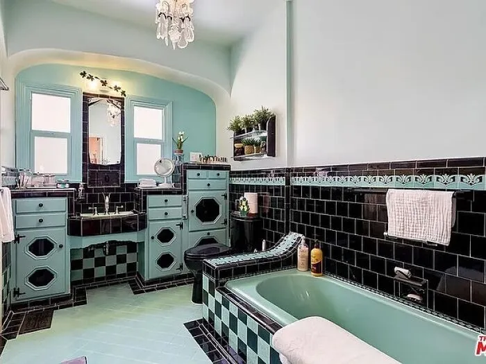 Groovy Vibes: 30 Fun And Funky Pictures Of Vintage Bathroom Aesthetics To Take You Back In Time