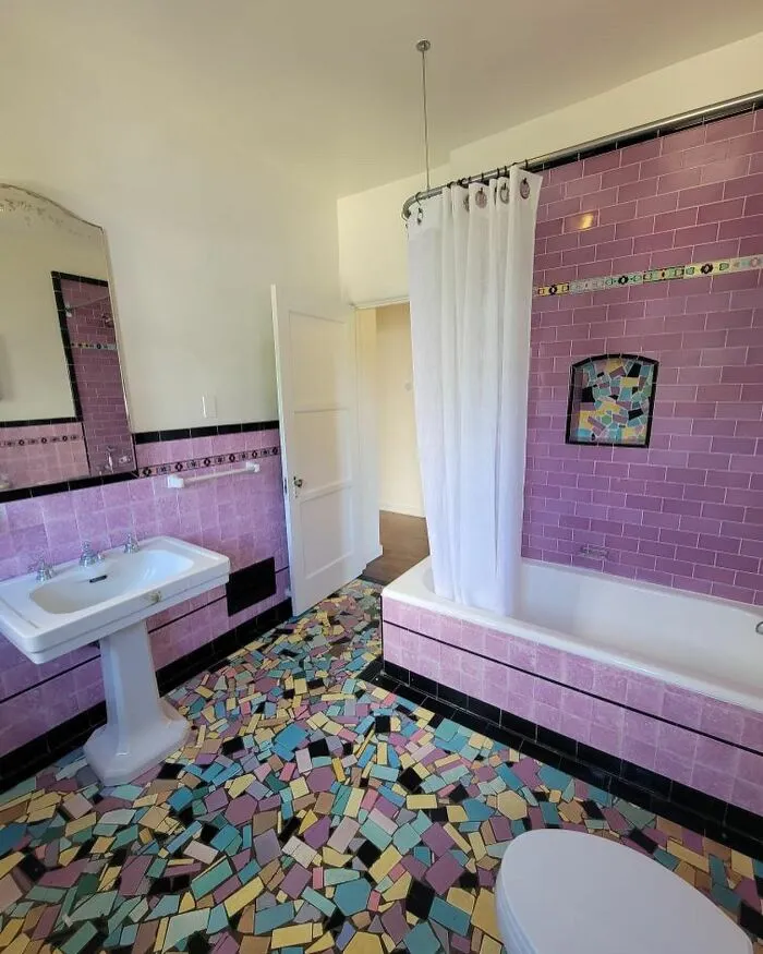Groovy Vibes: 30 Fun And Funky Pictures Of Vintage Bathroom Aesthetics To Take You Back In Time