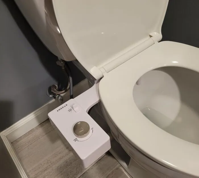 This <a Style="Display:inline;" Href="Https://Www.amazon.com/Tushy-Classic-3-0-Non-Electric-Self-Cleaning/Dp/B0b3l5ty9z?ie=utf8&th=1&linkcode=ll1&tag=bporca-20&linkid=335857ab192eacb0414a000faa038089&language=en_us&ref_=as_li_ss_tl" Target="_blank"><span Style="Font: Inherit; Color: #d74b1f;"> Bidet Toilet Seat Attachment</Span> Is A Cleaner, Fresher, And More Sustainable Way To Go
