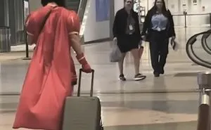50 Of The Funniest And Weirdest Photos Taken At Airports (New Pics)