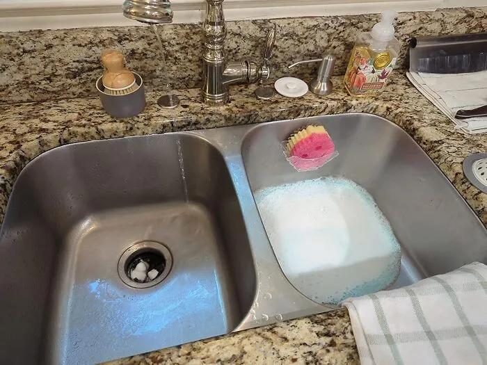 <a Style="Display:inline;" Href="Https://Www.amazon.com/Glisten-Disposer-Foaming-Cleaner-Lemon/Dp/B01m06n07j?ie=utf8&linkcode=ll1&tag=bpdodo-20&linkid=30cdbb4fdb18c31e4cbf40dbe80b97fa&language=en_us&ref_=as_li_ss_tl" Target="_blank"><span Style="Font: Inherit; Color: #d74b1f;"> Glisten Garbage Disposal Cleaner</Span>:  The Foaming Action That Reaches Deep To Clean And Deodorize