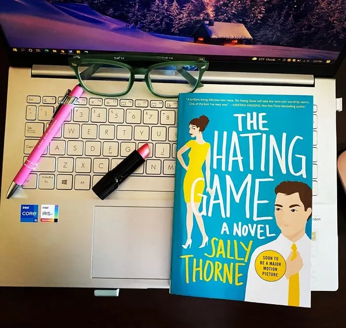 <a Style="Display:inline;" Href="Https://Www.amazon.com/Hating-Game-Novel-Sally-Thorne/Dp/0062439596?_encoding=utf8&dib_tag=se&dib=eyj2ijoimsj9.sxw-Il74opylajg73gho3zjnvkowyl-Emapsn653friha4dsxzamcyms74mst5sj5k41jpnp11jztotacpad6cuaydoeewm1_ucvnll_1glrxafk-Vn2_1k3gbgmrtjdz3qotunejvzsrccyumabvullilxhc_xfthobf8dpnu66urvzm08ebiqmotlplgegi4t9_prt_yhwiumf_4-Ephp1hdqexvqvin5huxyicjs.ylpewb0qnwarlm5nutjuiup-Ubrwovcdutblwlndlee&qid=1720534940&sr=1-1&linkcode=ll1&tag=bphyena-20&linkid=22accd8e23e776dc87b6425d954a5cff&language=en_us&ref_=as_li_ss_tl" Target="_blank"><span Style="Font: Inherit; Color: #d74b1f;"> "The Hating Game" By Sally Thorne</Span>: Don't Be Fooled By The Cutesy Title, This Office Rivals-To-Lovers Story Is Less About Spreadsheets And More About Spread Legs