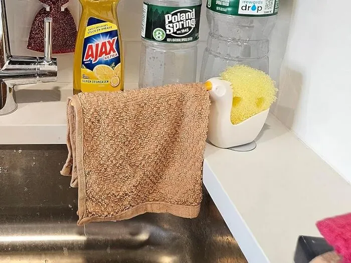This <a Style="Display:inline;" Href="Https://Www.amazon.com/Plastic-Kitchen-Organizer-Scrubber-Standard/Dp/B084krhxk4?_encoding=utf8&pd_rd_w=hljhv&content-ID=amzn1.sym.61d4ee60-9341-4d7a-912d-Bc661951aa32&pf_rd_p=61d4ee60-9341-4d7a-912d-Bc661951aa32&pf_rd_r=jq36ea37amn5yaxjb2xm&pd_rd_wg=nhvtl&pd_rd_r=b42f38a2-8e55-4107-A824-99e5ff500413&linkcode=ll1&tag=bppeacock-20&linkid=9394b1b9558c61ae09f17d699d4faa05&language=en_us&ref_=as_li_ss_tl" Target="_blank"><span Style="Font: Inherit; Color: #d74b1f;"> Pelix Plastic Sponge Holder</Span> Is So Cute, You'll Actually Want To Do The Dishes