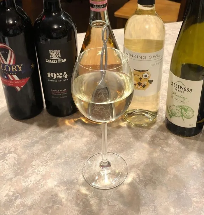 This <a Style="Display:inline;" Href="Https://Www.amazon.com/Purewine-Headaches-Removes-Sulfites-Histamines/Dp/B0771h8v5h?ie=utf8&th=1&linkcode=ll1&tag=bpbat-20&linkid=d4c1e9d7ed7dcfc6da4ca27463741995&language=en_us&ref_=as_li_ss_tl" Target="_blank"><span Style="Font: Inherit; Color: #d74b1f;"> Purewine Wine Wand</Span> Is The Headache-Banishing Fairy Godmother Your Wine Glass Has Been Waiting For