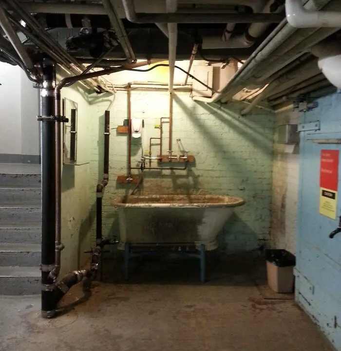 I Work At A Hospital, Found This Bathtub In The Basement