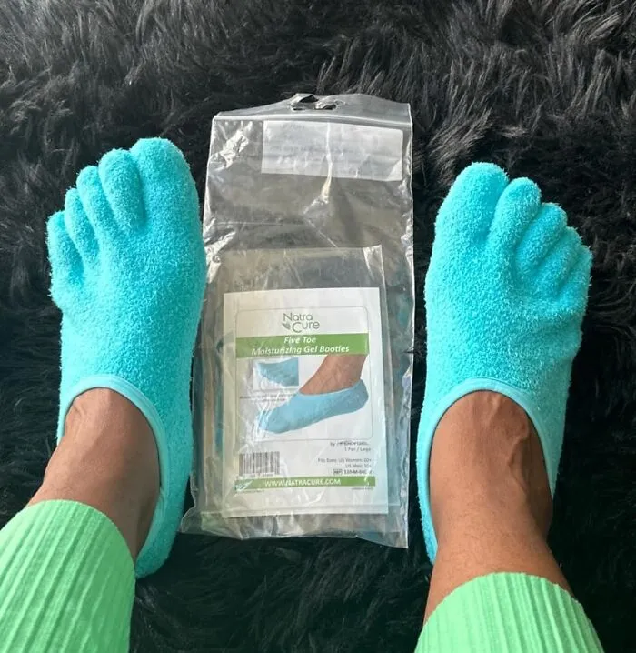These <a Style="Display:inline;" Href="Https://Www.amazon.com/Natracure-Moisturizing-Calluses-Cuticles-Enhances/Dp/B00o81s77a?ie=utf8&linkcode=ll1&tag=bparmadillo-20&linkid=c10e55b93fc5743b3d11a9495fa156a8&language=en_us&ref_=as_li_ss_tl"_blank"><span Style="Font: Inherit; Color: #d74b1f;"> Natracure 5-Toe Gel Moisturizing Socks</Span> Are The Comfy Cocoons Your Feet Have Been Dreaming Of, Transforming Them From Rough And Dry To Baby-Soft