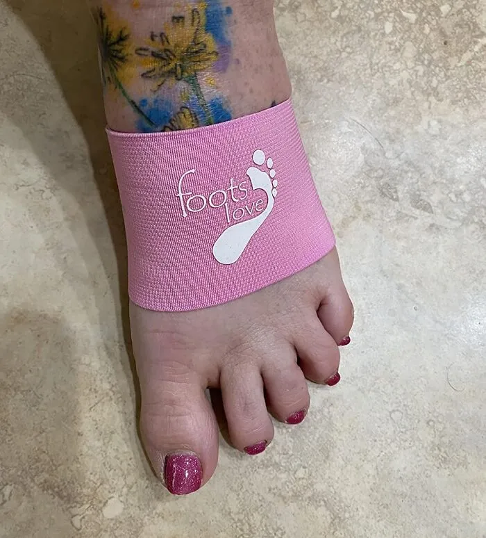 This <a Style="Display:inline;" Href="Https://Www.amazon.com/Foots-Love-Compression-Fasciitis-Guaranteed/Dp/B015791xue?ie=utf8&linkcode=ll1&tag=bparmadillo-20&linkid=df2f2eed25363e44097cbca20e9d8d75&language=en_us&ref_=as_li_ss_tl"_blank"><span Style="Font: Inherit; Color: #d74b1f;"> Compression Plantar Fasciitis Brace</Span> Is The Arch Support Superhero, Saving The Day (And Your Feet) From Pain