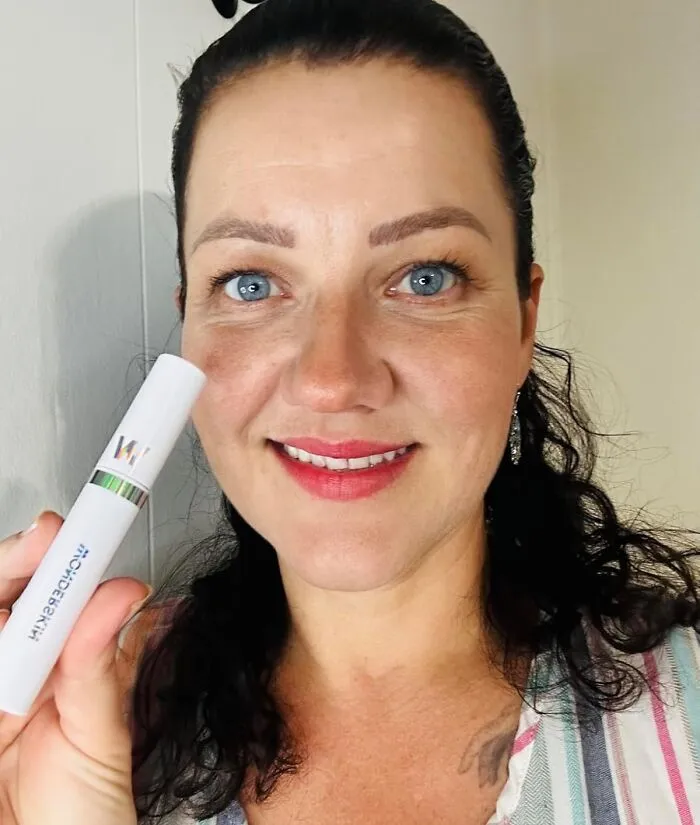  <a Style="Display:inline;" Href="Https://Www.amazon.com/Wonderskin-Wonder-Blading-Stain-Reveal/Dp/B093l9yds6?ie=utf8&linkcode=ll1&tag=bpgoat-20&linkid=8eea55dd842dddbd4e80ec9c510b81f7&language=en_us&ref_=as_li_ss_tl" Target="_blank"><span Style="Font:inherit;color:#d74b1f;"> Peel-Off Lip Stain</Span> Gives You A Much More Natural Look Than Traditional Lipsticks