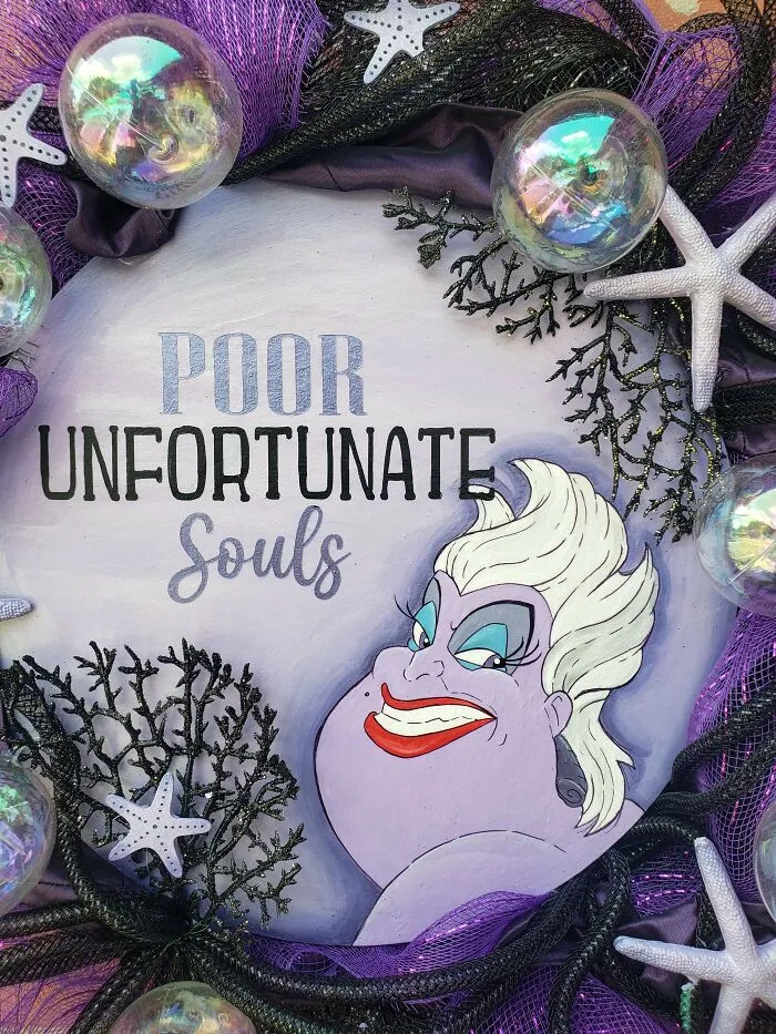 I Made Villains Wreaths With Hand-Painted Poison Apples, Ursula, Maleficent, And The Evil Queen (16 Pics)