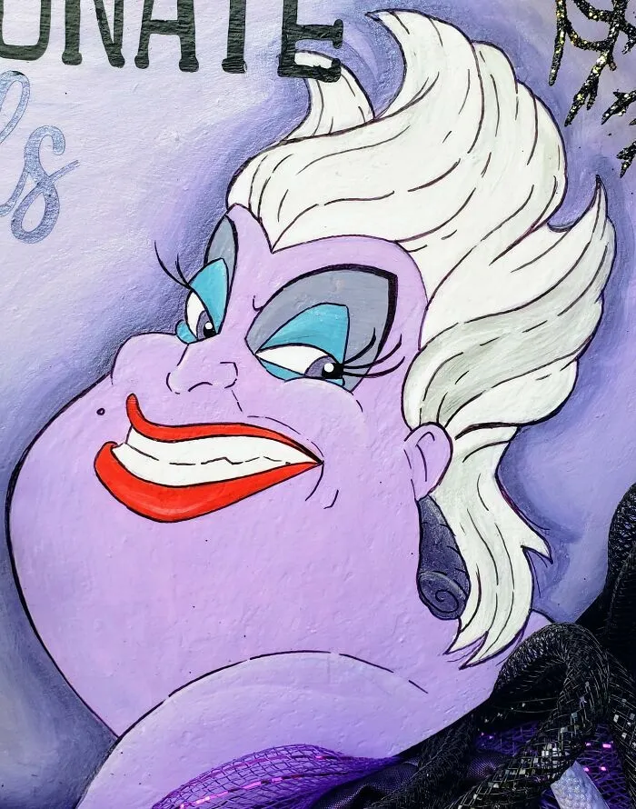 I Made Villains Wreaths With Hand-Painted Poison Apples, Ursula, Maleficent, And The Evil Queen (16 Pics)