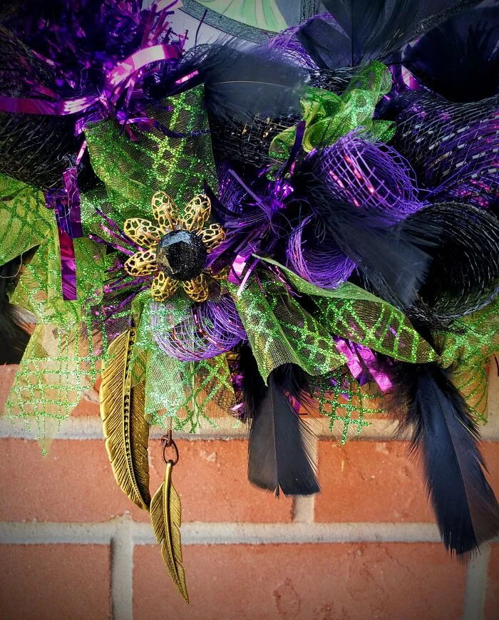 I Made Villains Wreaths With Hand-Painted Poison Apples, Ursula, Maleficent, And The Evil Queen (16 Pics)