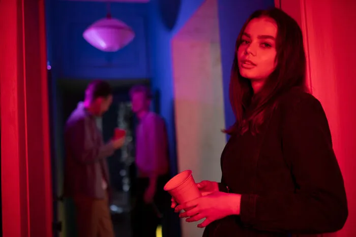 32 Master Flirters Whose Pick-Up Lines Were So Smooth, Even The Devil Would've Been Charmed