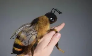 I Make Honey Bees From Wool (8 Pics)