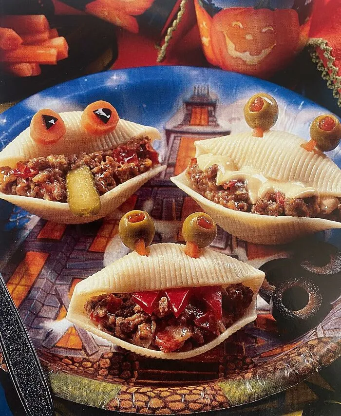 30 Hilariously Bizarre Vintage Food Pics That Prove People’s Creativity Had No Limits Back Then