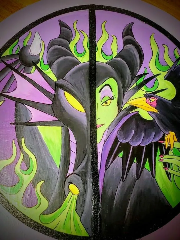 I Made Villains Wreaths With Hand-Painted Poison Apples, Ursula, Maleficent, And The Evil Queen (16 Pics)