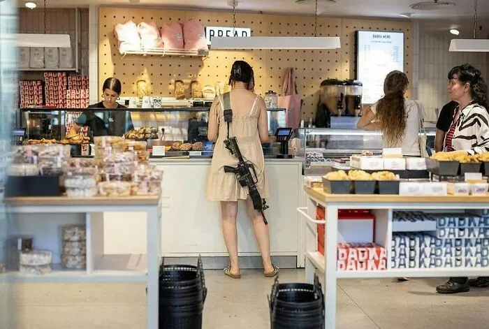 Esta cuenta de Instagram presenta divertidas fotografías urbanas, aquí tienes 50 de las más nuevas