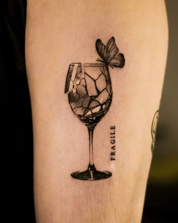 This Artist's Hyperrealistic Tattoos Look Like Photographs (17 Pics)