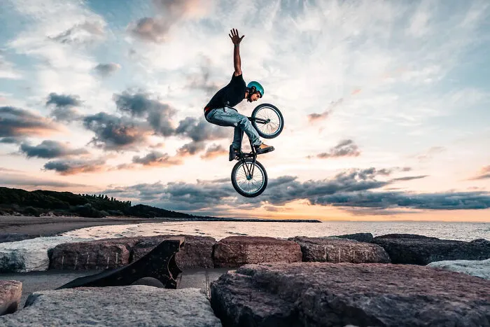 Silver In Urban And Extreme: "Elia's Tuck No Hand" By Stefan Nita