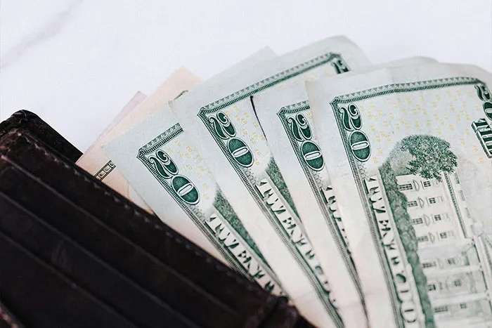 30 People Share Scams They’ve Seen Customers Try To Pull