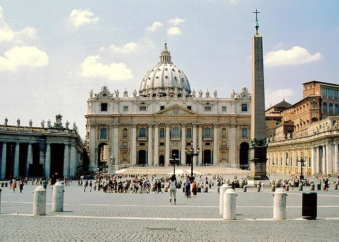 “Bad Human Behavior Everywhere”: 30 Places That Are No Longer Worth Visiting Due To The Crowds