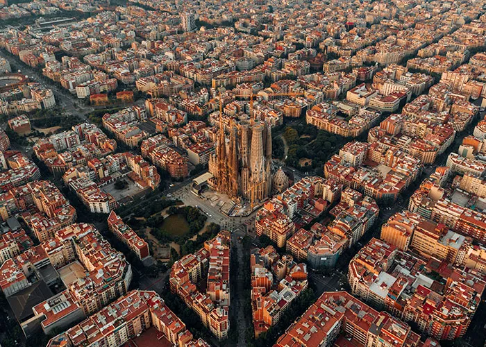“Bad Human Behavior Everywhere”: 30 Places That Are No Longer Worth Visiting Due To The Crowds