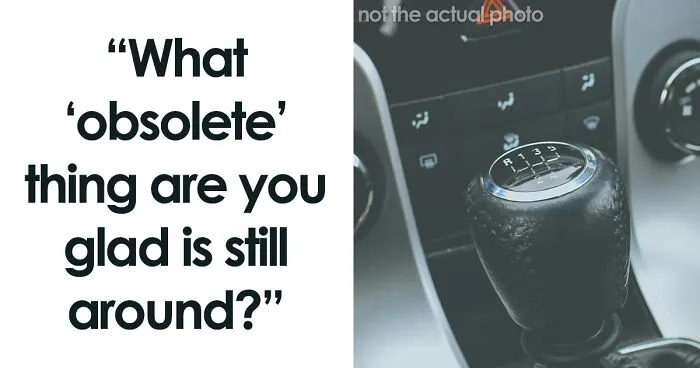 “NO Ads”: 30 Nearly Obsolete Items People Prefer Over Modern Alternatives