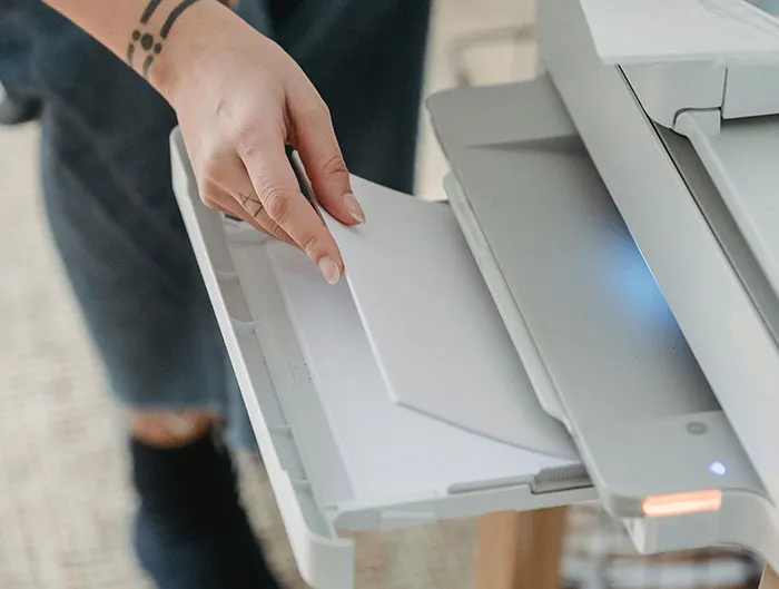 “NO Ads”: 30 Nearly Obsolete Items People Prefer Over Modern Alternatives