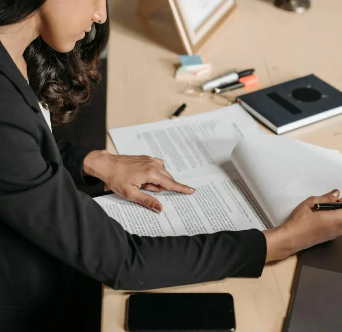 20 Empleados vengándose salvajemente de sus jefes antes de renunciar a su trabajo