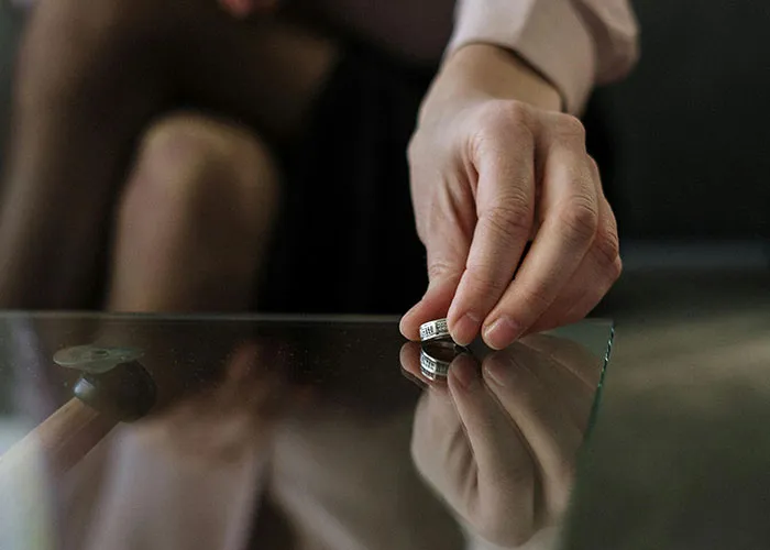 30 People Who Have Been In A Committed Long-Term Relationship Shared What Ended It