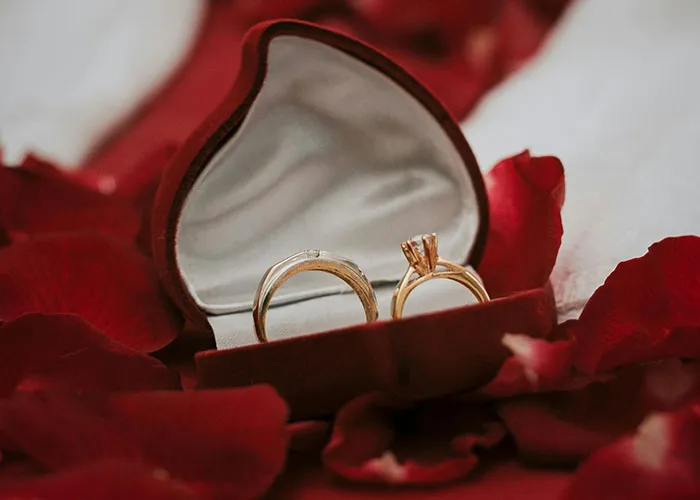 30 People Who Have Been In A Committed Long-Term Relationship Shared What Ended It