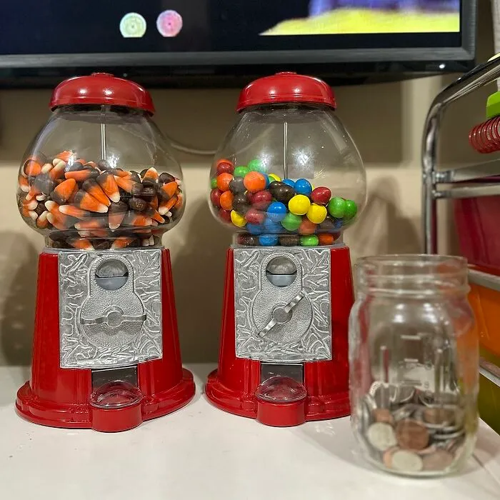 This <a Style="Display:inline;" Href=" Https://Www.amazon.com/Northern-Popcorn-Company-Gumball-Machine/Dp/B0055oy7xc?dib=eyj2ijoimsj9.fhzg5_uly1lno4p64unrql2_m1wg5vpaue6vq9-Uhimv_g8xymgh7amxp8ey-Mlkapkehifb0joexwpxd2dlkb_swllunjj08zq5iv2neglveqk72zdx_jo2hymgsky1biaeaheztgkuk-Pyeys2bzulsrxtmtjdxmqcpxmpsez4mi0lddeetbfcdgrvjhn9ga2ahrp3pj16064bxigwjr_nnxejj6suuvp4_1oiphbehsgnoyns-Ao0fihkwdv9utg2hsp4aoax5jqlvjfviz5kqjk8pcfnzvdkmijfuj8.l6m8slet2gxceib66f-_gpvmjprpznnu2l5qzenr5qq&dib_tag=se&keywords=retro%2bitems&qid=1722418691&sr=8-7&th=1&linkcode=ll1&tag=bpant-20&linkid=72df88d38f8a160e858bb2388583a019&language=en_us&ref_=as_li_ss_tl" Target="_blank"><span Style="Font: Inherit; Color: #d74b1f;"> Vintage Gumball Machine</Span> Is A Nostalgic Blast From The Past, Bringing Back The Sweet Childhood Memories Of Penny Candy And Quarter-Munching Arcade Games