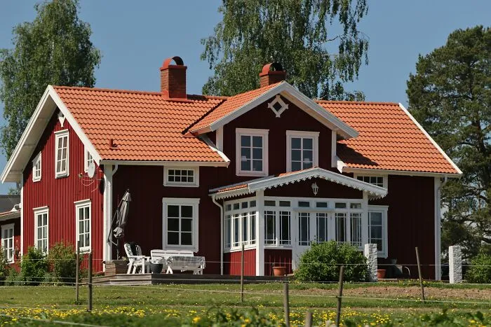 30 Signs That Scream Someone Grew Up Rich, As Pointed Out By Folks Online
