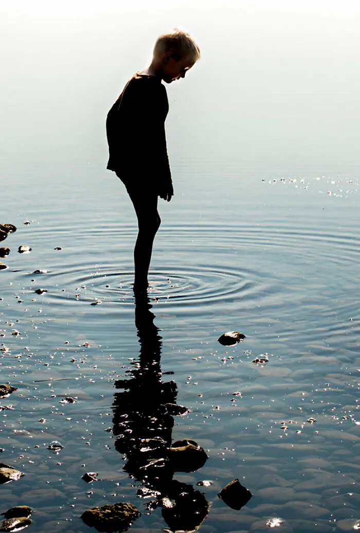 I Took 23 Portraits Of Children Surrounded By The Beauty Of Icelandic Nature