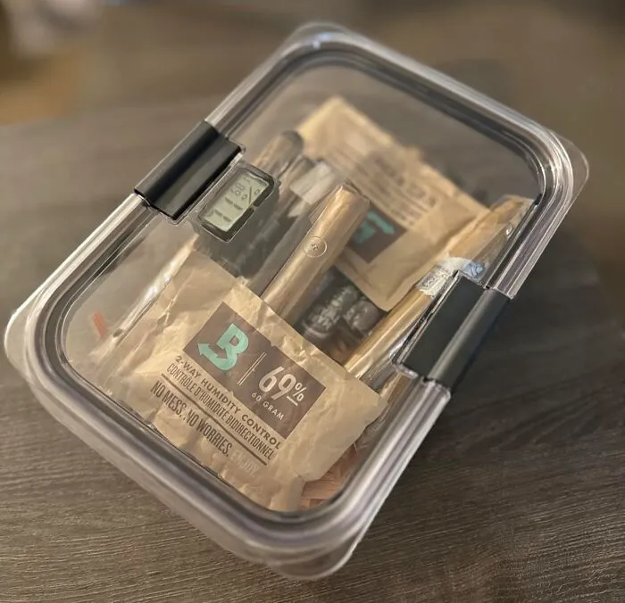 Extend the life of your seed packets! Stash them in an    <a style="display:inline;" href="https://www.amazon.com/Rubbermaid-Brilliance-Storage-Container-1991158/dp/B01JCNEJVQ?crid=3CC848IG2E833&dib=eyJ2IjoiMSJ9.pXXlXi0QSDE1wpkIE1qBdrcxrc4SmpxHmSRhPC24O3Du-0x7gJ9oaKTLFsZ2duzUKkUINnkJcEu_EMmvBPGHpvffKIk9I4tTBvQHl5b6urRpvokT84YwYEcWXrfY9SaoDKjzerOehmoLeM9woUc-l3pbymRhkVDJBpxdA6et030L3BCUOeSTsazFYeii9LTKVEWbJt0tGWEOv9RIa8qKiKP6B_Zf7MbnN48Otl8MpOtF0Fw40ObWmfYJrEnMOdtYxjSjN8MWlvCteEnEbzArQgVNOXvc5fCsweLeQKYKlIg._CzL3gexp8AZU_Q6j2VMXJGFMdqSrxXkOxBWEElItnQ&dib_tag=se&keywords=airtight%2Bcontainers&qid=1723169710&sprefix=airtight%2B%2Caps%2C328&sr=8-10&th=1&linkCode=ll1&tag=bpyak-20&linkId=2af720fabf2caeab0ee255099cdce472&language=en_US&ref_=as_li_ss_tl " target="_blank"><span Style="Font:inherit;color:#d74b1f;"> airtight container</Span>  along with a few silica packets, those little moisture-absorbing wonders you find in shoeboxes. The silica packets will keep your seeds dry and prevent them from sprouting or getting moldy, so they'll be ready for planting next season.